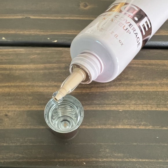 T.C.E. SUPERSIZE SUPER COVERAGE SERUM MAKEUP 2 fl oz - Picture 5 of 7